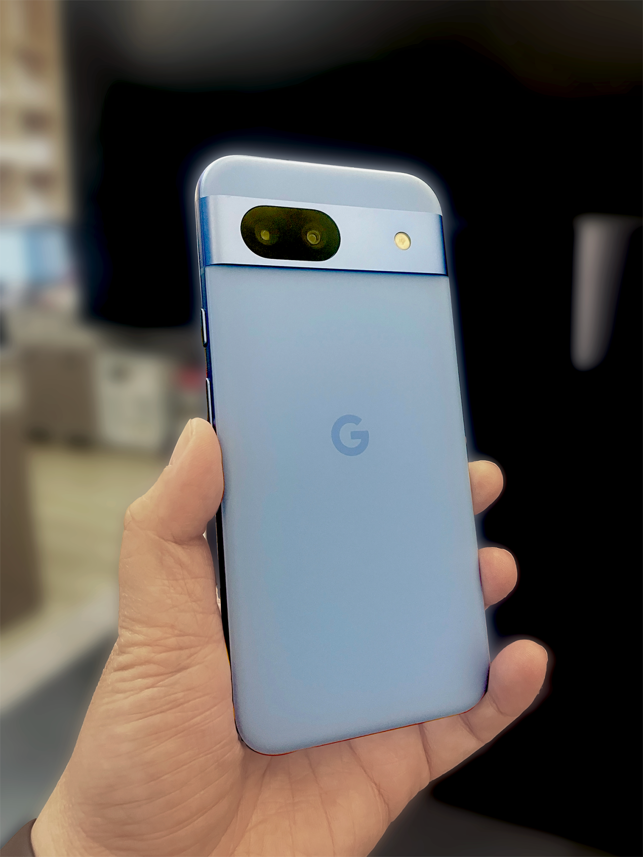 Google 8a hold back